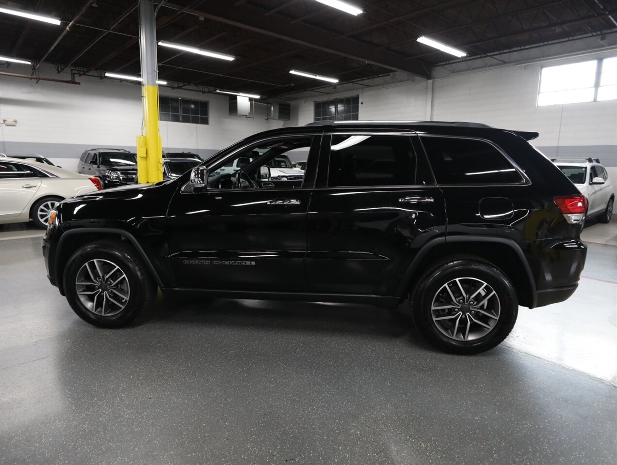 2021 Jeep Grand Cherokee Limited 4X4 - Photo 15 - Addison, IL 60101