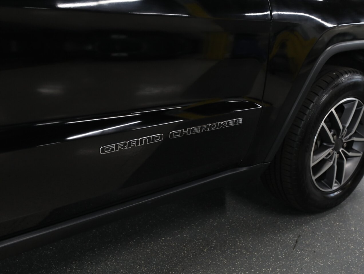 2021 Jeep Grand Cherokee Limited 4X4 - Photo 9 - Addison, IL 60101