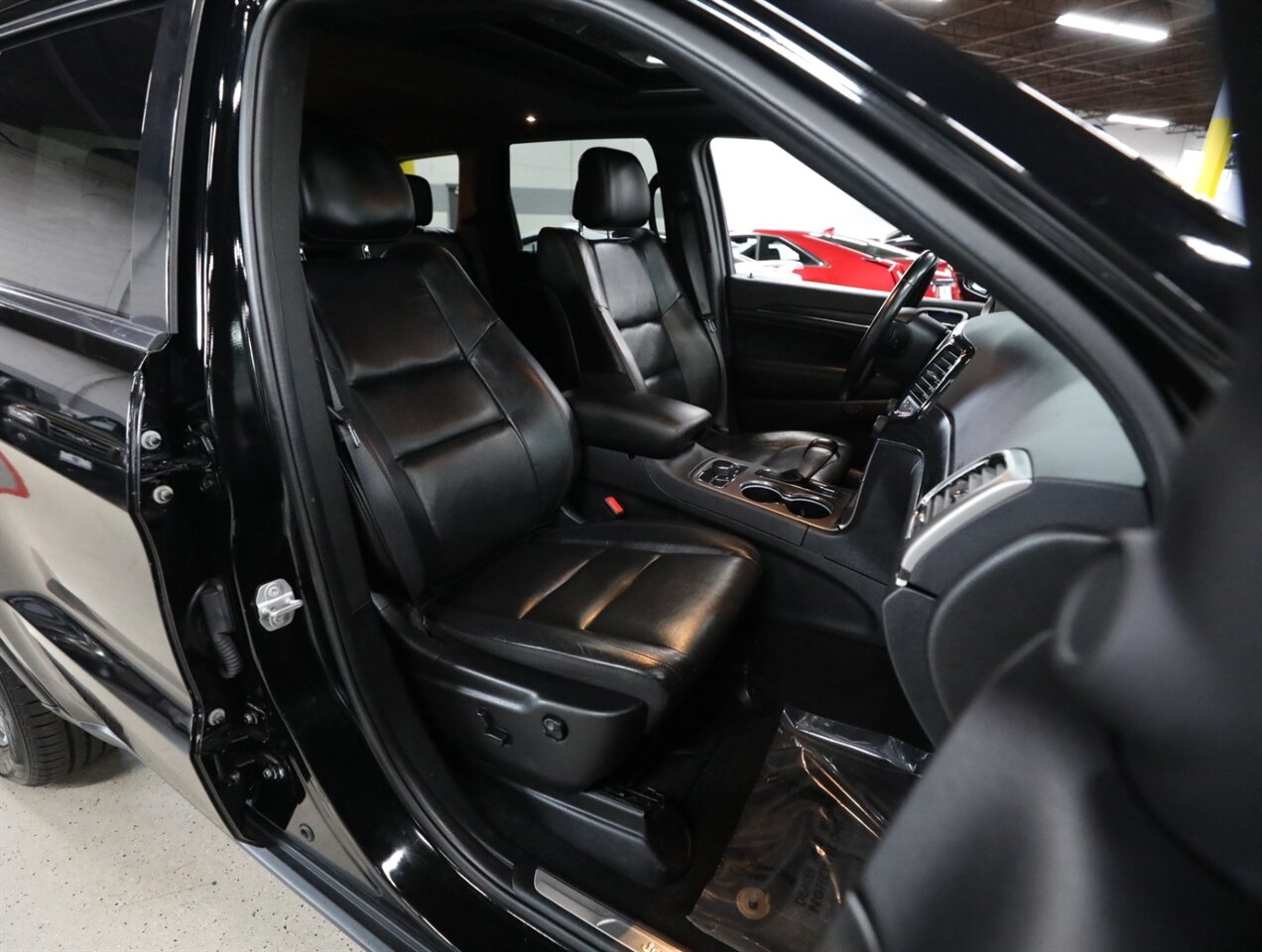 2021 Jeep Grand Cherokee Limited 4X4 - Photo 18 - Addison, IL 60101