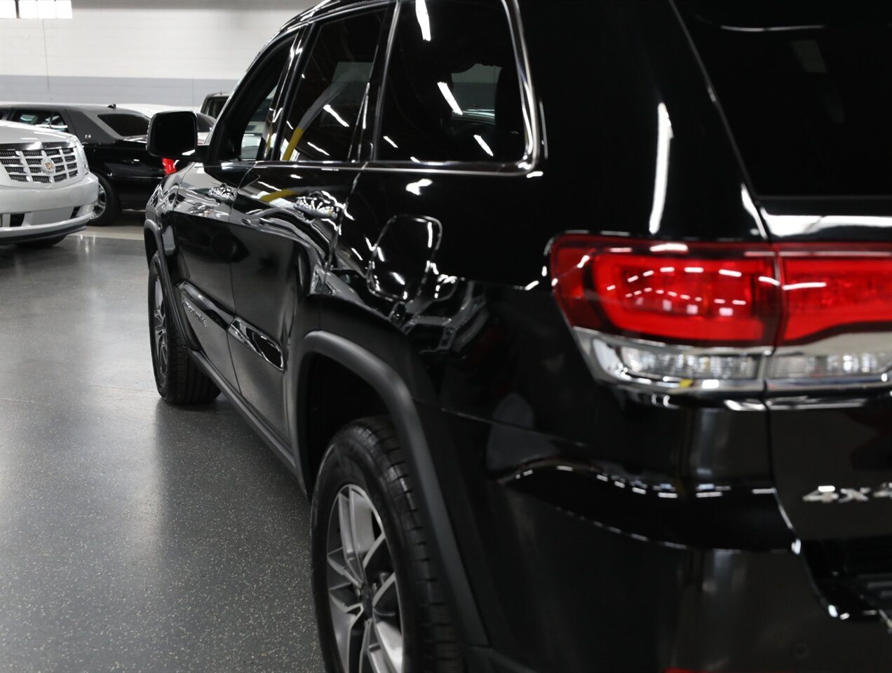 2021 Jeep Grand Cherokee Limited 4X4 - Photo 14 - Addison, IL 60101