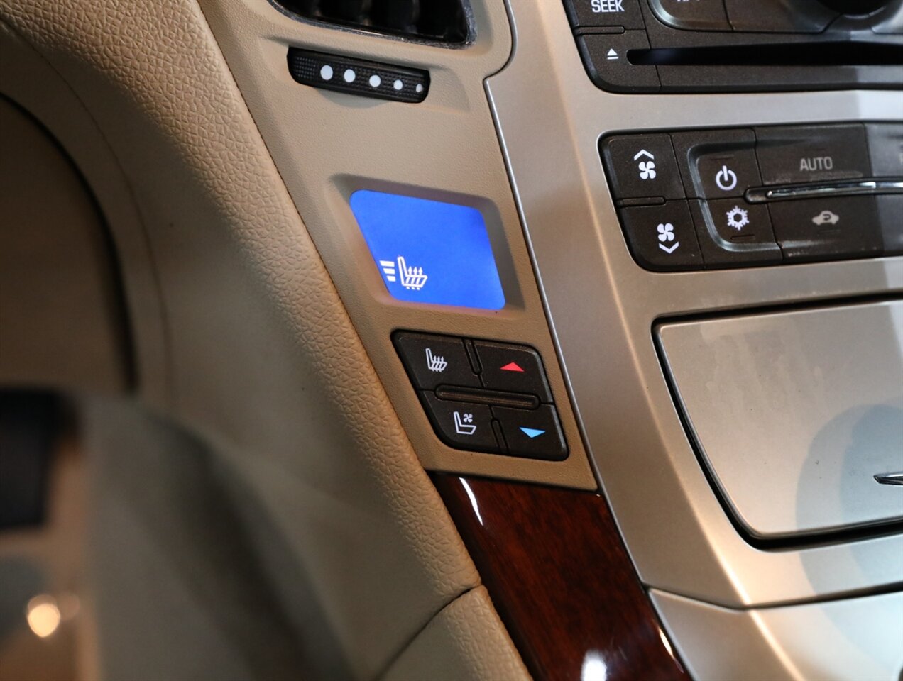 2014 Cadillac CTS 3.6L Premium Coupe AWD - Photo 29 - Addison, IL 60101