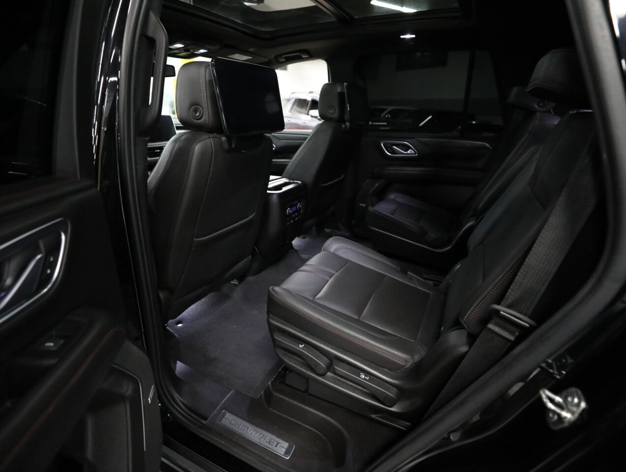 2021 Chevrolet Tahoe RST 4X4 - Photo 27 - Addison, IL 60101