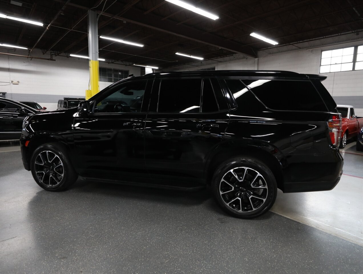 2021 Chevrolet Tahoe RST 4X4 - Photo 13 - Addison, IL 60101
