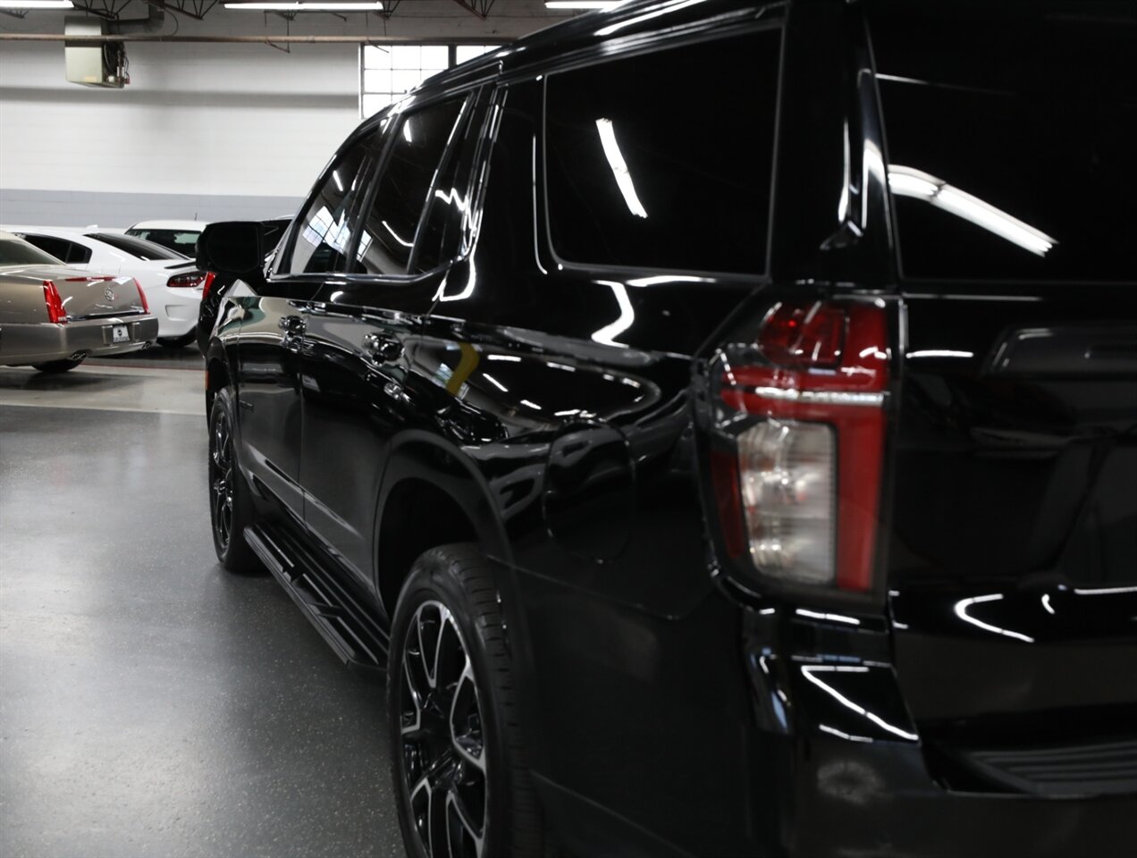 2021 Chevrolet Tahoe RST 4X4 - Photo 12 - Addison, IL 60101