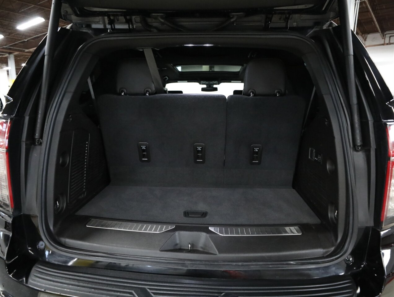 2021 Chevrolet Tahoe RST 4X4 - Photo 21 - Addison, IL 60101