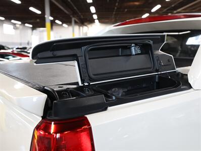 2013 Cadillac Escalade EXT Premium   - Photo 10 - Addison, IL 60101