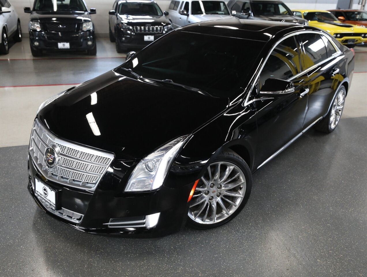 2015 Cadillac XTS Platinum AWD - Photo 2 - Addison, IL 60101