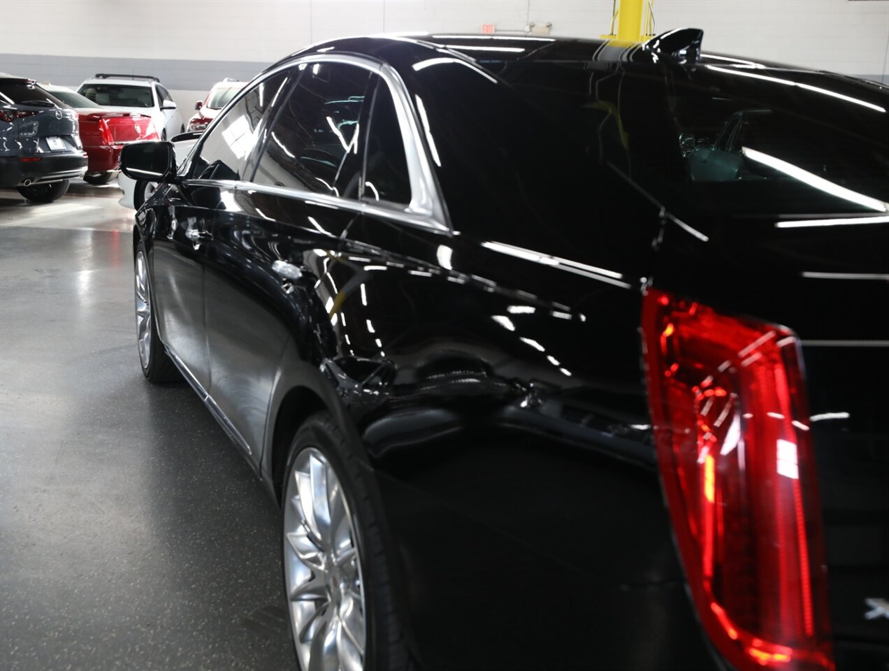 2015 Cadillac XTS Platinum AWD - Photo 15 - Addison, IL 60101