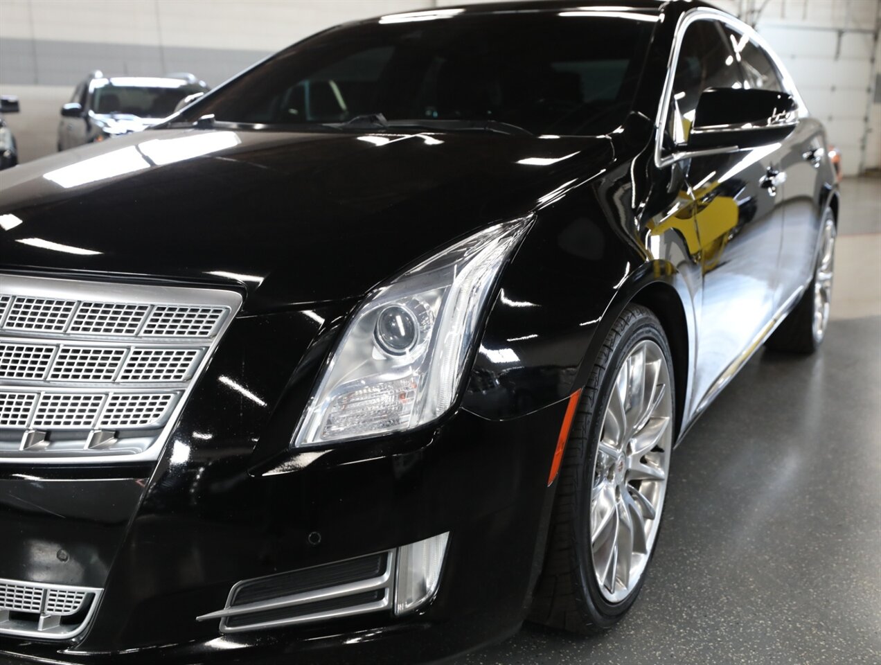 2015 Cadillac XTS Platinum AWD - Photo 5 - Addison, IL 60101