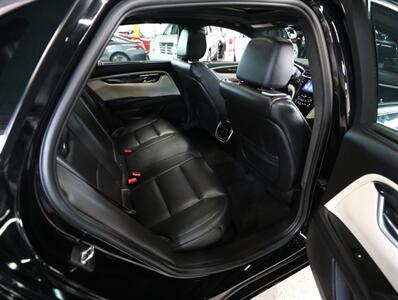 2015 Cadillac XTS Platinum AWD - Photo 22 - Addison, IL 60101