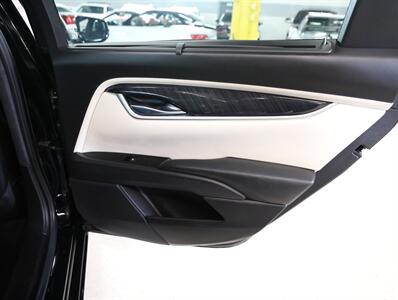 2015 Cadillac XTS Platinum AWD - Photo 20 - Addison, IL 60101