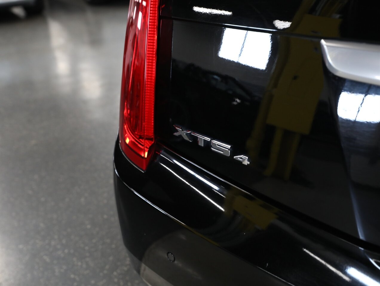 2015 Cadillac XTS Platinum AWD - Photo 11 - Addison, IL 60101