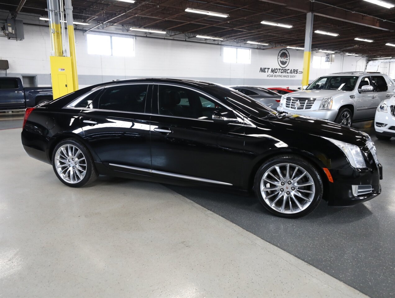 2015 Cadillac XTS Platinum AWD - Photo 8 - Addison, IL 60101