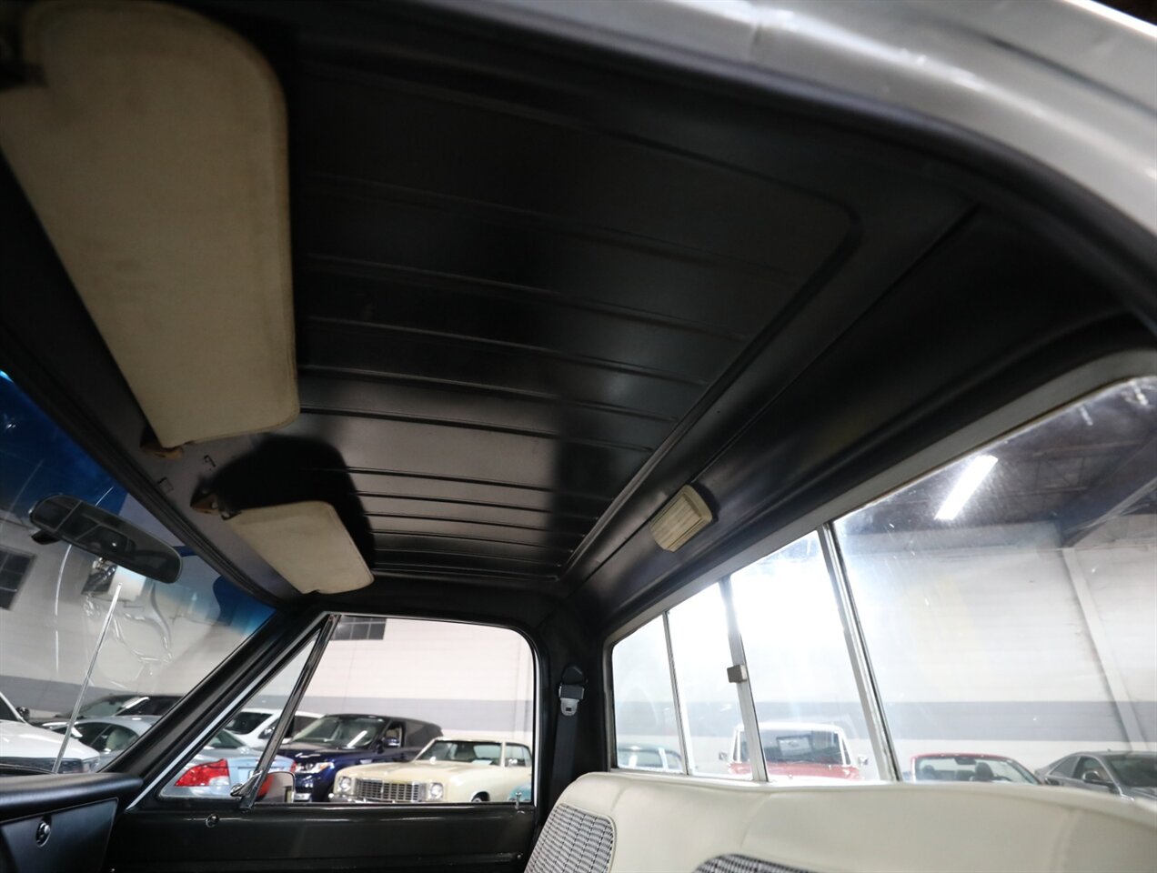 1972 Chevrolet C-10 Pickup - Photo 45 - Addison, IL 60101
