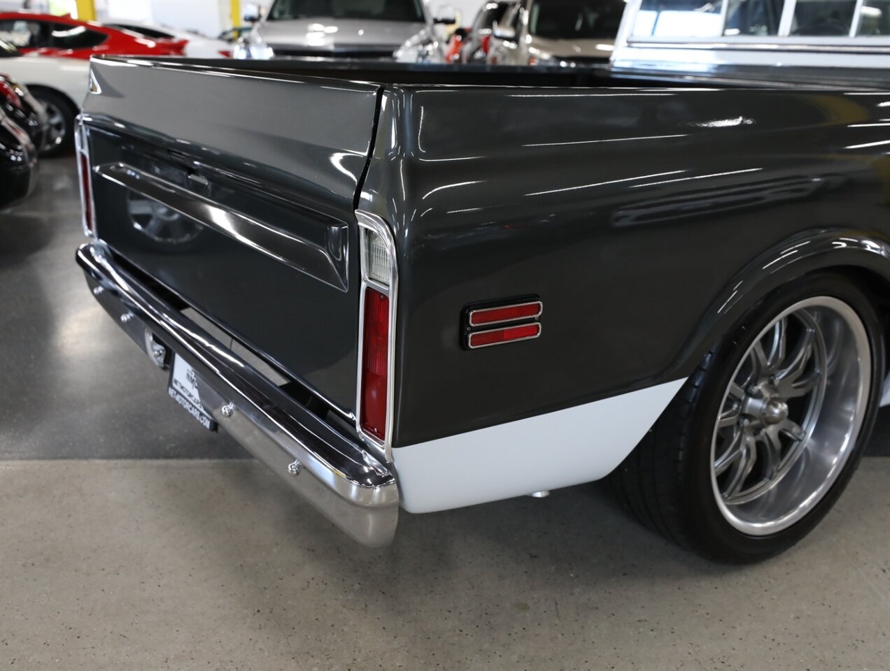 1972 Chevrolet C-10 Pickup - Photo 17 - Addison, IL 60101