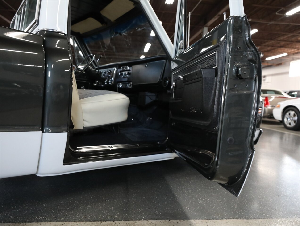 1972 Chevrolet C-10 Pickup - Photo 35 - Addison, IL 60101