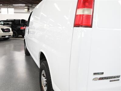 2012 Chevrolet Express 2500 Cargo Van   - Photo 13 - Addison, IL 60101