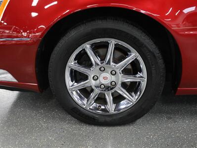 2011 Cadillac DTS Luxury Collection   - Photo 42 - Addison, IL 60101