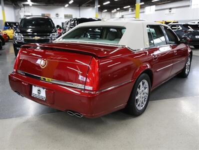 2011 Cadillac DTS Luxury Collection   - Photo 9 - Addison, IL 60101