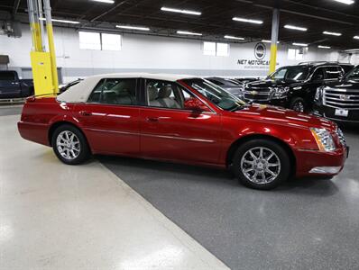 2011 Cadillac DTS Luxury Collection   - Photo 8 - Addison, IL 60101