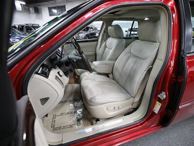 2011 Cadillac DTS Luxury Collection   - Photo 31 - Addison, IL 60101