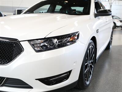 2018 Ford Taurus SHO AWD   - Photo 5 - Addison, IL 60101