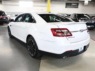 2018 Ford Taurus SHO AWD   - Photo 15 - Addison, IL 60101