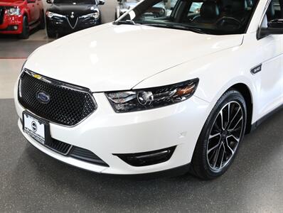 2018 Ford Taurus SHO AWD   - Photo 3 - Addison, IL 60101