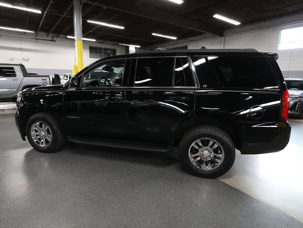 2020 Chevrolet Tahoe LT 4WD - Photo 14 - Addison, IL 60101