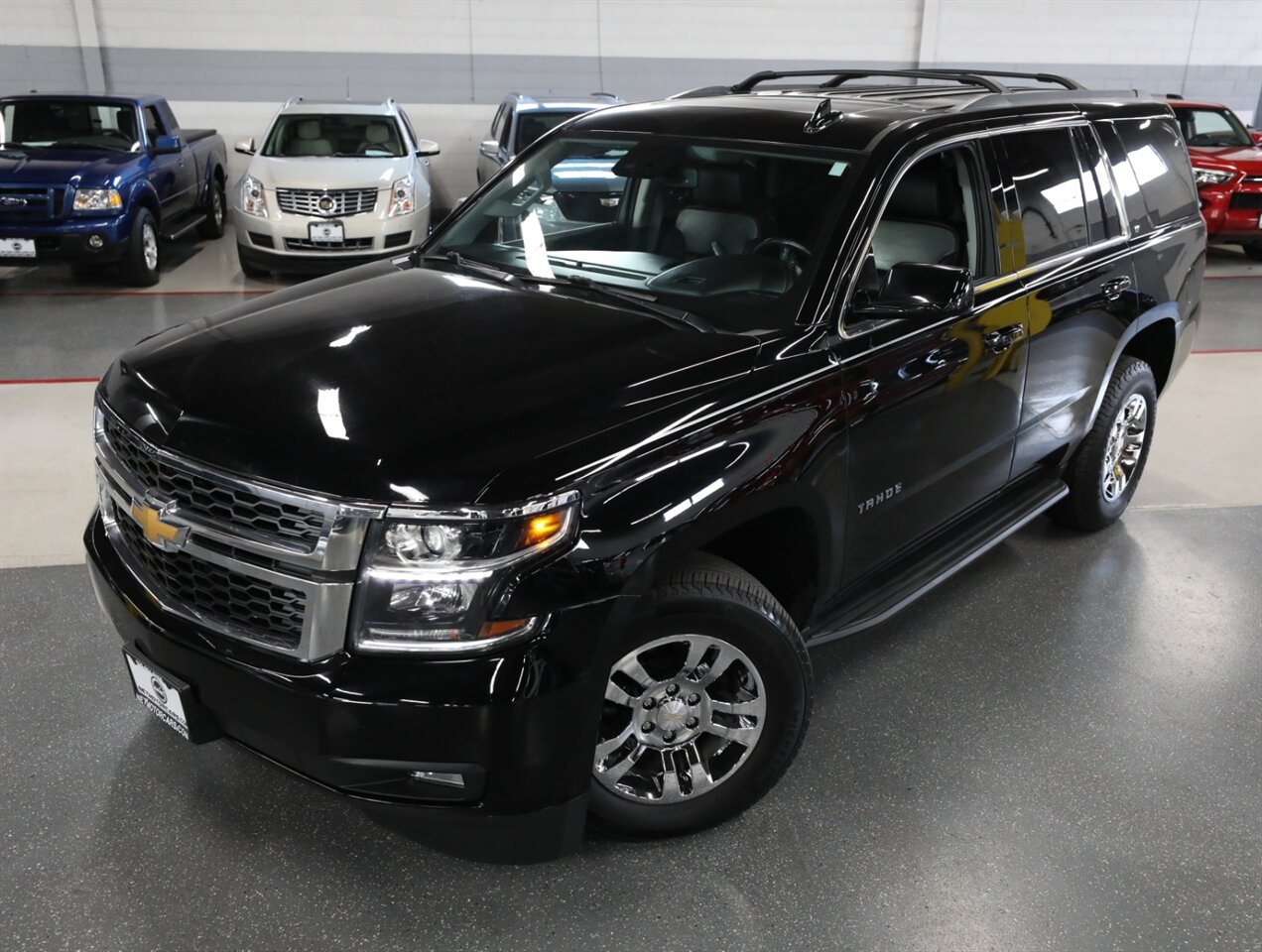 2020 Chevrolet Tahoe LT 4WD - Photo 2 - Addison, IL 60101