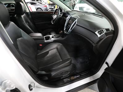 2016 Cadillac SRX Luxury Collection AWD   - Photo 17 - Addison, IL 60101