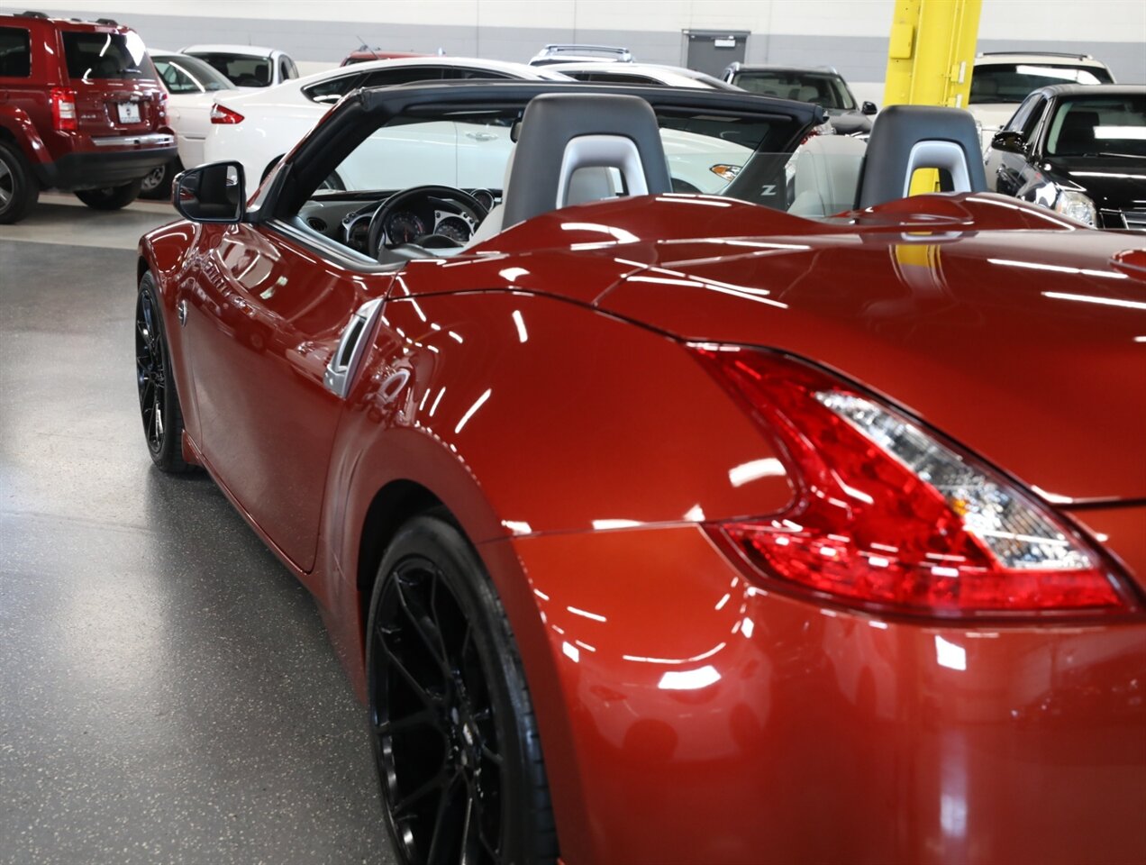 2015 Nissan 370Z Roadster Touring - Photo 14 - Addison, IL 60101