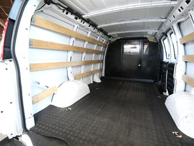 2022 Chevrolet Express 2500 Cargo Van   - Photo 23 - Addison, IL 60101