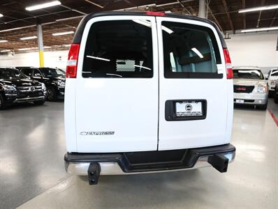 2022 Chevrolet Express 2500 Cargo Van   - Photo 10 - Addison, IL 60101