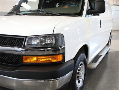 2022 Chevrolet Express 2500 Cargo Van   - Photo 5 - Addison, IL 60101