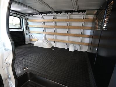 2022 Chevrolet Express 2500 Cargo Van   - Photo 21 - Addison, IL 60101