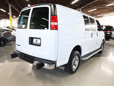 2022 Chevrolet Express 2500 Cargo Van   - Photo 9 - Addison, IL 60101