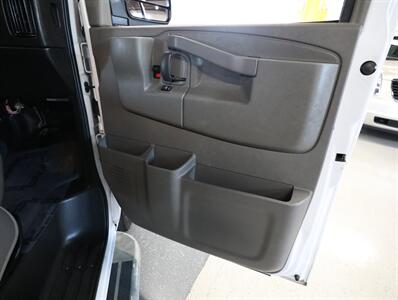 2022 Chevrolet Express 2500 Cargo Van   - Photo 16 - Addison, IL 60101