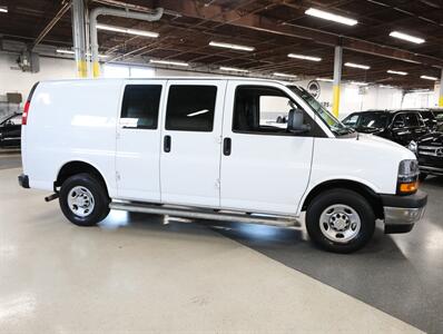 2022 Chevrolet Express 2500 Cargo Van   - Photo 8 - Addison, IL 60101