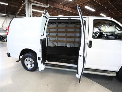 2022 Chevrolet Express 2500 Cargo Van   - Photo 19 - Addison, IL 60101