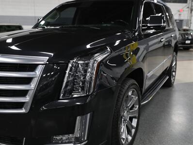 2019 Cadillac Escalade Luxury 4WD   - Photo 5 - Addison, IL 60101