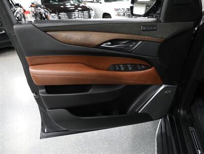 2019 Cadillac Escalade Luxury 4WD   - Photo 30 - Addison, IL 60101