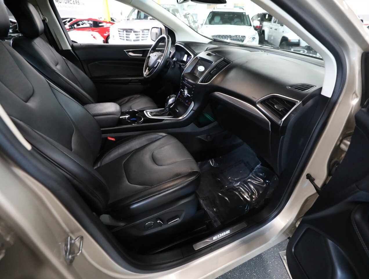 2018 Ford Edge Titanium - Photo 18 - Addison, IL 60101