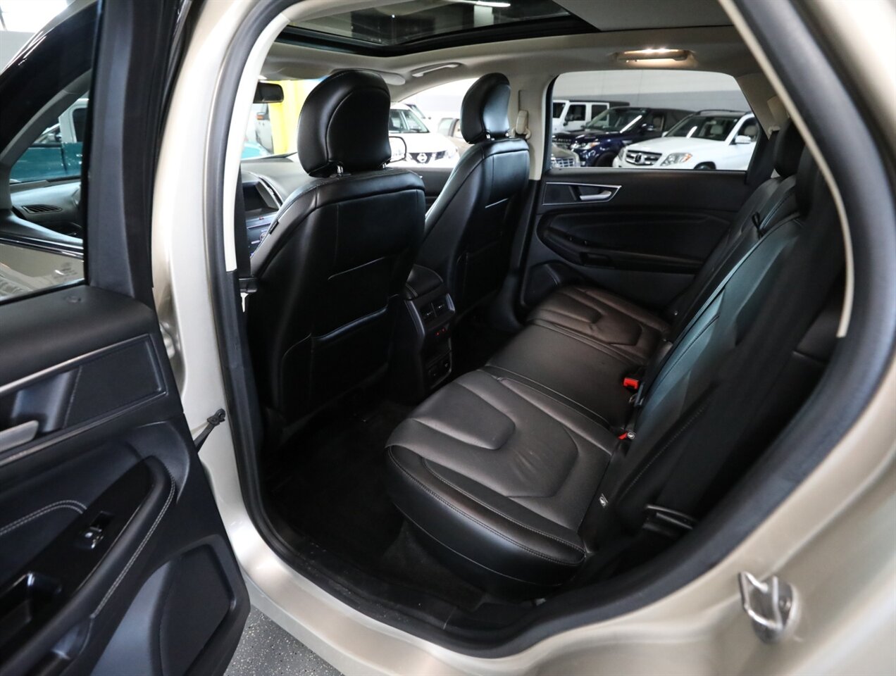 2018 Ford Edge Titanium - Photo 25 - Addison, IL 60101