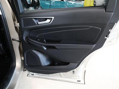 2018 Ford Edge Titanium - Photo 20 - Addison, IL 60101