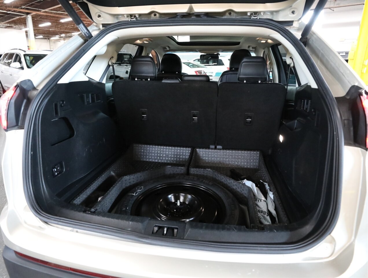2018 Ford Edge Titanium - Photo 23 - Addison, IL 60101