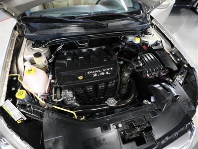 2013 Chrysler 200 Touring Convertible   - Photo 38 - Addison, IL 60101