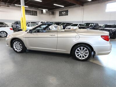 2013 Chrysler 200 Touring Convertible   - Photo 14 - Addison, IL 60101