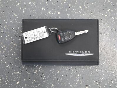 2013 Chrysler 200 Touring Convertible   - Photo 40 - Addison, IL 60101