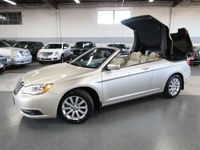 2013 Chrysler 200 Touring Convertible   - Photo 34 - Addison, IL 60101